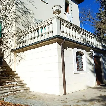 Vakantiehuis La Fioraia E La Legnaia LʼAquila