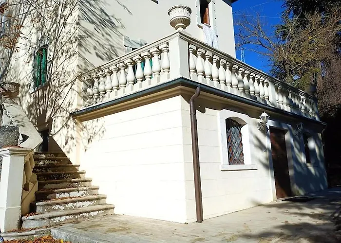 Nyaraló La Fioraia E La Legnaia LʼAquila