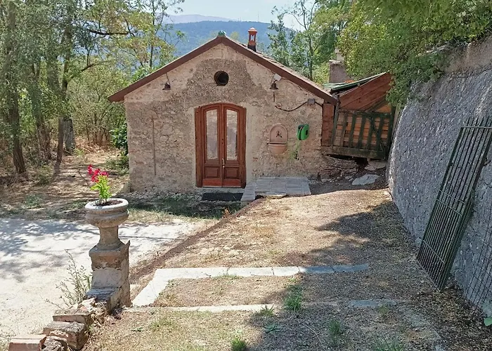 別荘 La Fioraia E La Legnaia ラクイラ